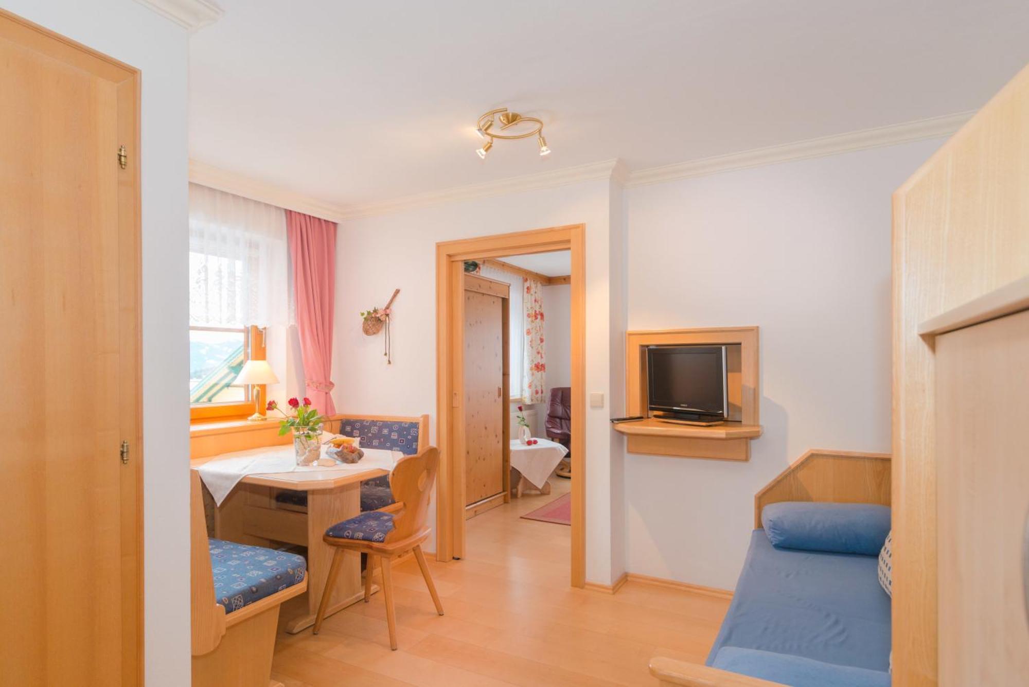 Landhaus Kirchgasser Ramsau am Dachstein Bilik gambar